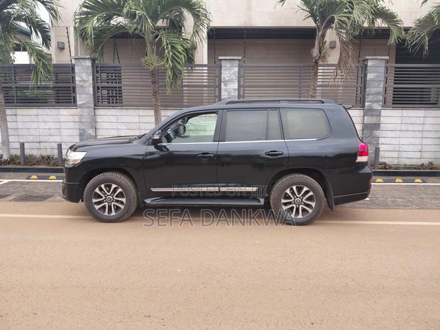 Toyota Land Cruiser 4.5 V8 VXR 2017 Black