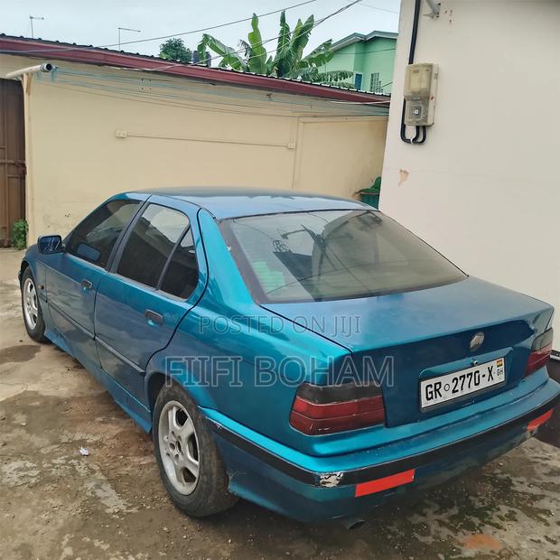 BMW 318i 1991 Blue