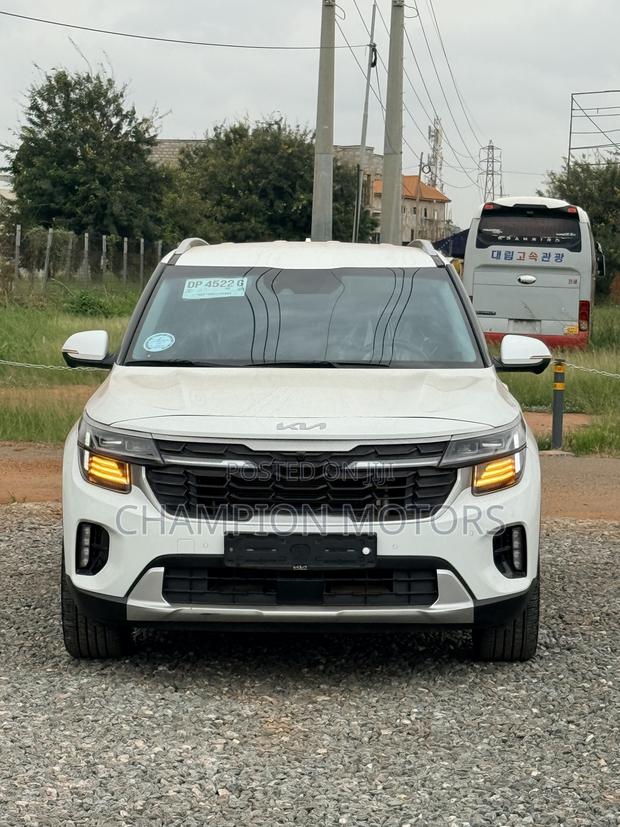 Kia Seltos 2025 White