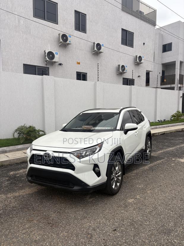 Toyota RAV4 2020 White