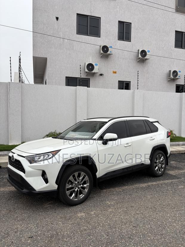 Toyota RAV4 2020 White