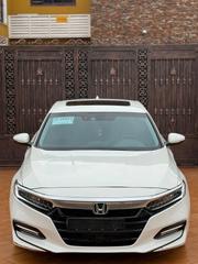 Honda Accord Touring 2018 White for sale