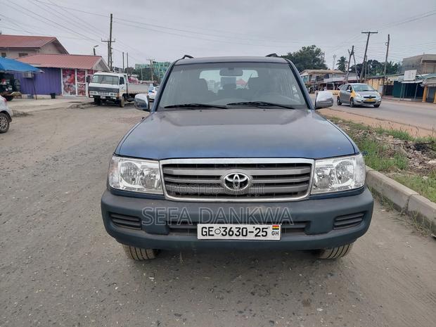 Toyota Land Cruiser 2006 Blue