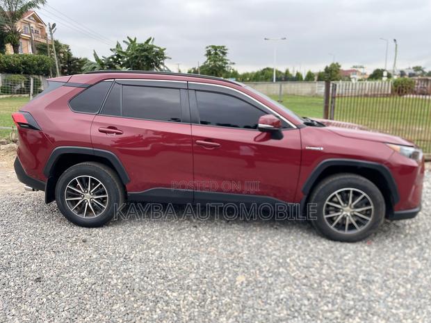 Toyota RAV4 LE AWD 2020 Red