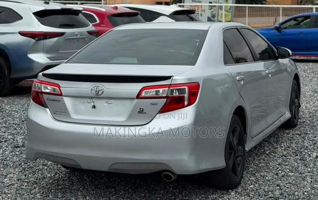Toyota Camry SE Sport 4dr Sedan w/Prod. End 11/13 (2.5L 4cyl 6A) 2014