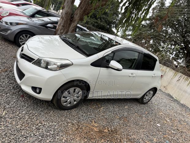 Toyota Vitz 2012 White