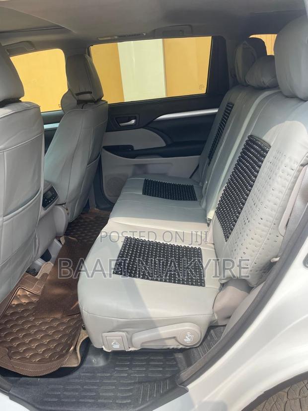 Toyota Highlander XLE V6 4x4 (3.5L 6cyl 6A) 2016 White