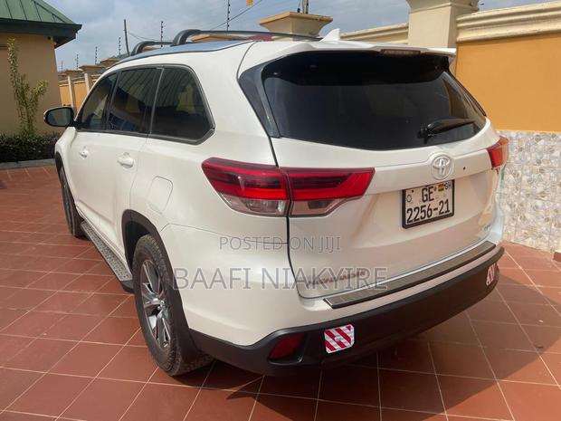Toyota Highlander XLE V6 4x4 (3.5L 6cyl 6A) 2016 White