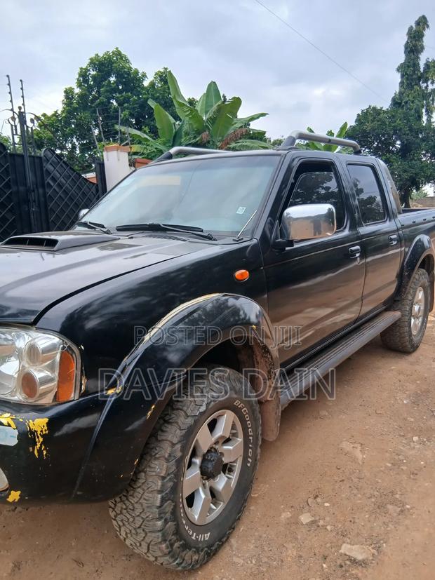 Nissan Hardbody 2018 Black