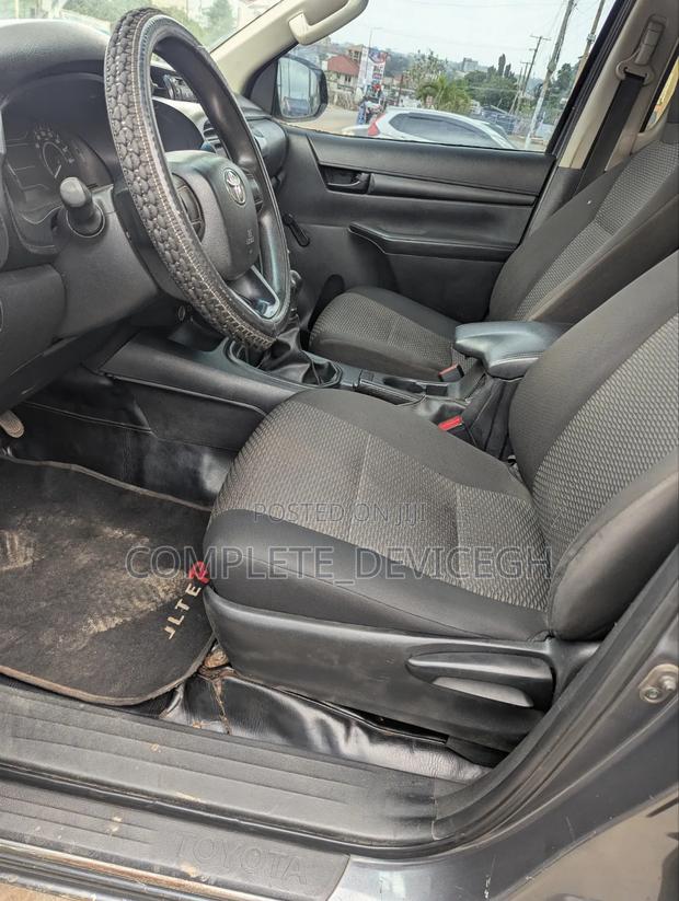 Toyota Hilux 2019 Black
