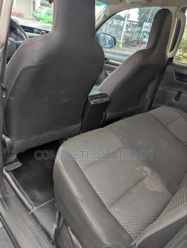 Toyota Hilux 2019 Black