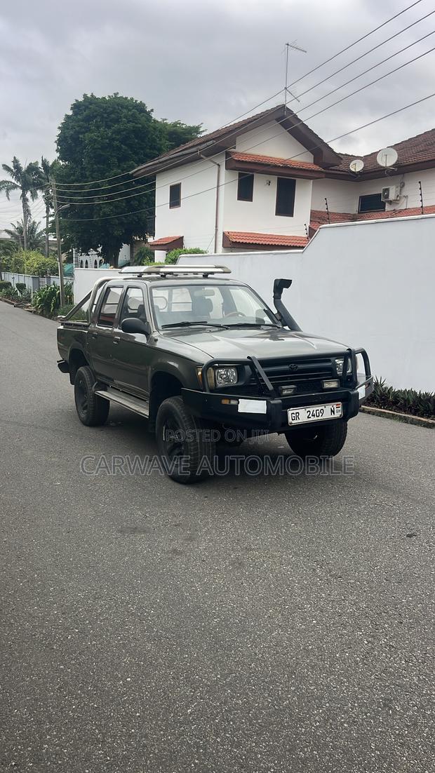 Toyota Hilux 2003 Green