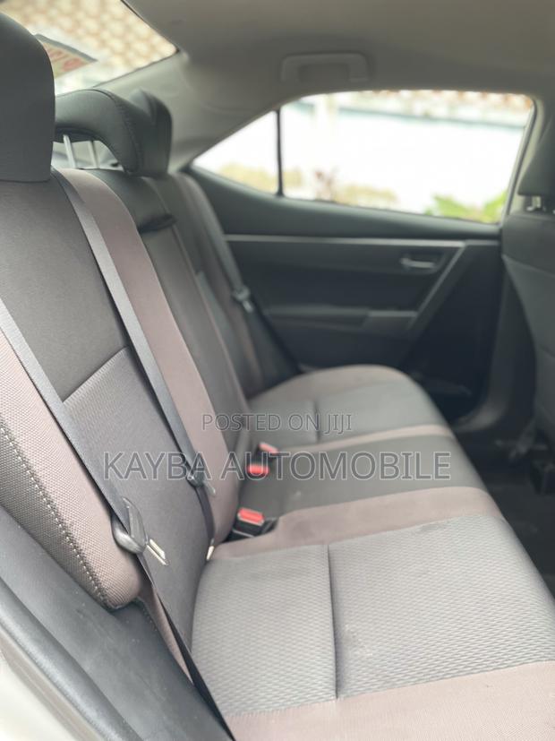 Toyota Corolla 2017 Silver