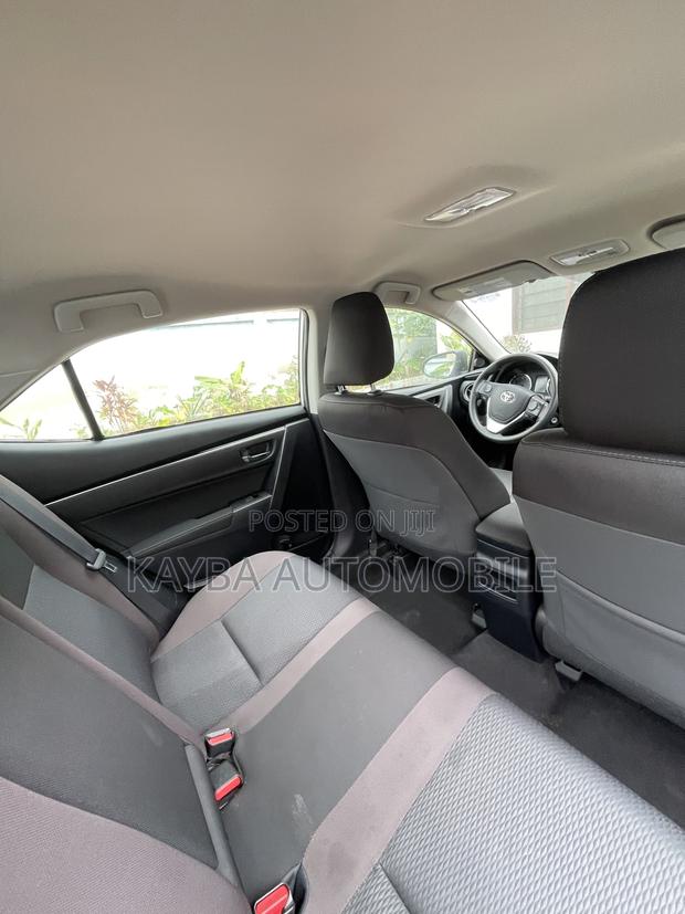 Toyota Corolla 2017 Silver