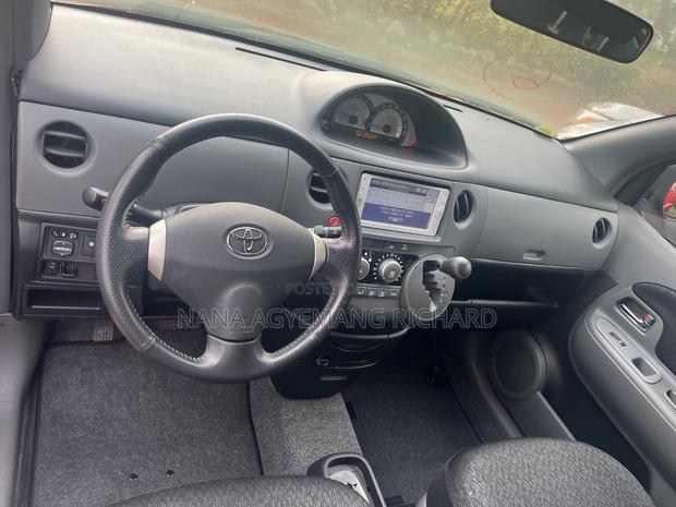 Toyota Sienta 1.5 FWD 2013 Black