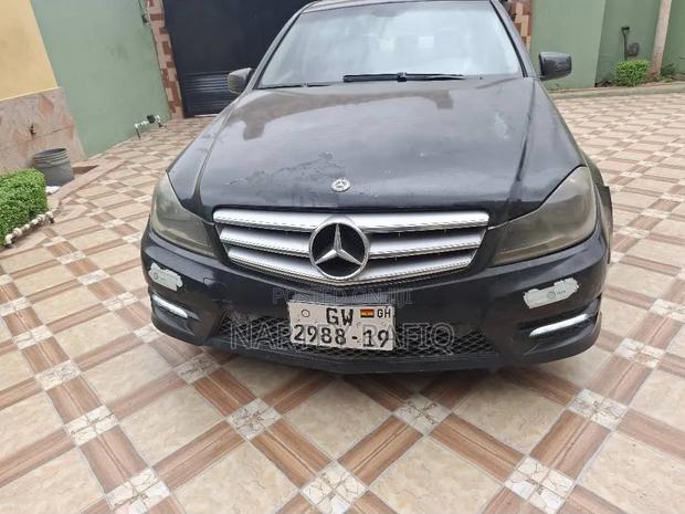 Mercedes-Benz C250 2012 Black