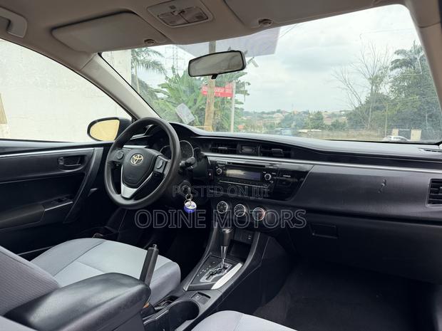 Toyota Corolla 2015 Gray