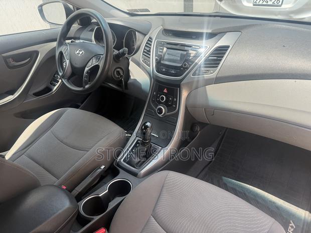 Hyundai Elantra Value Edition Sedan FWD (1.8L 4cyl 6A) 2016 Gray