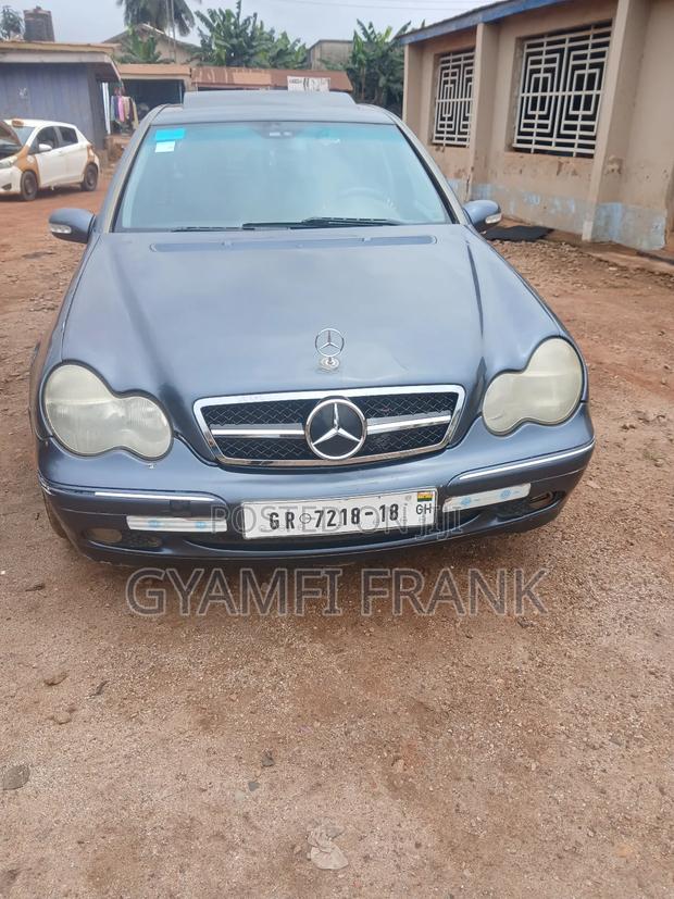 Mercedes-Benz 230E 2018 Blue