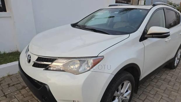 Toyota RAV4 2014 White