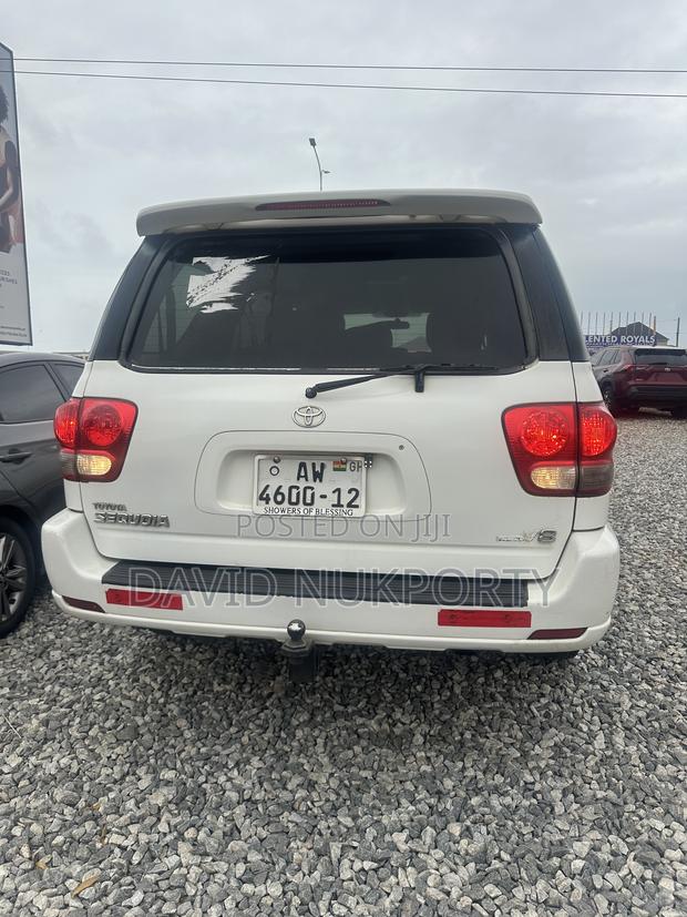 Toyota Sequoia 2010 White