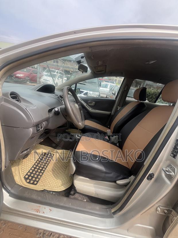 Toyota Vitz 2010 Brown