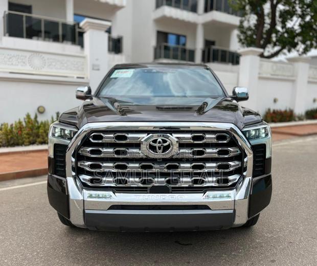 Toyota Tundra 1794 Edition CrewMax SB w/5.5' Bed 2025 Brown