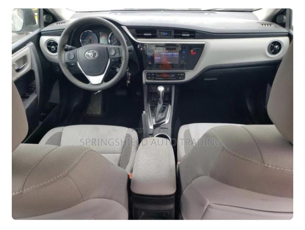 Toyota Corolla 2018 Gray