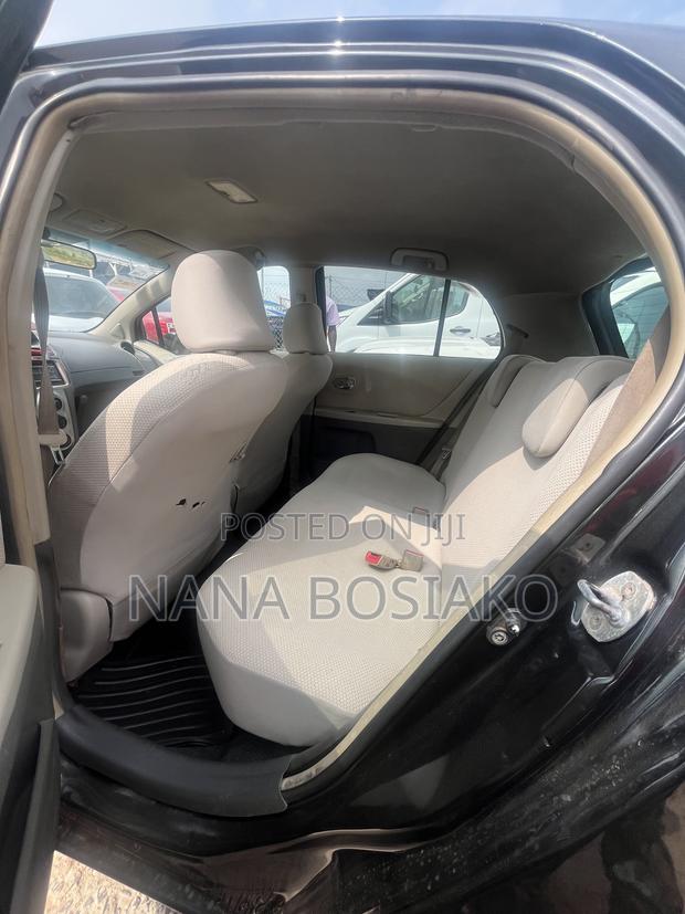 Toyota Vitz 2010 Black