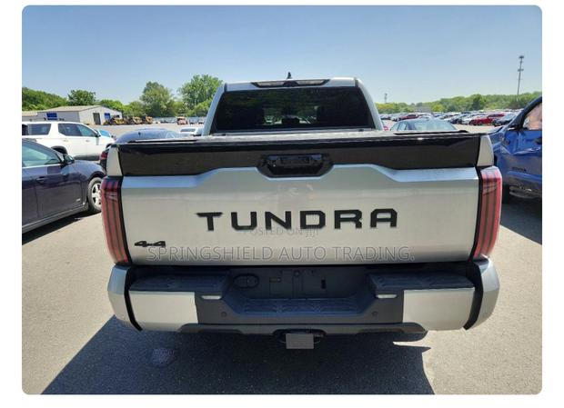 Toyota Tundra 2024 Gray