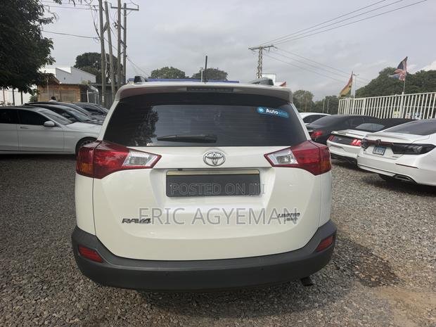 Toyota RAV4 2015 White