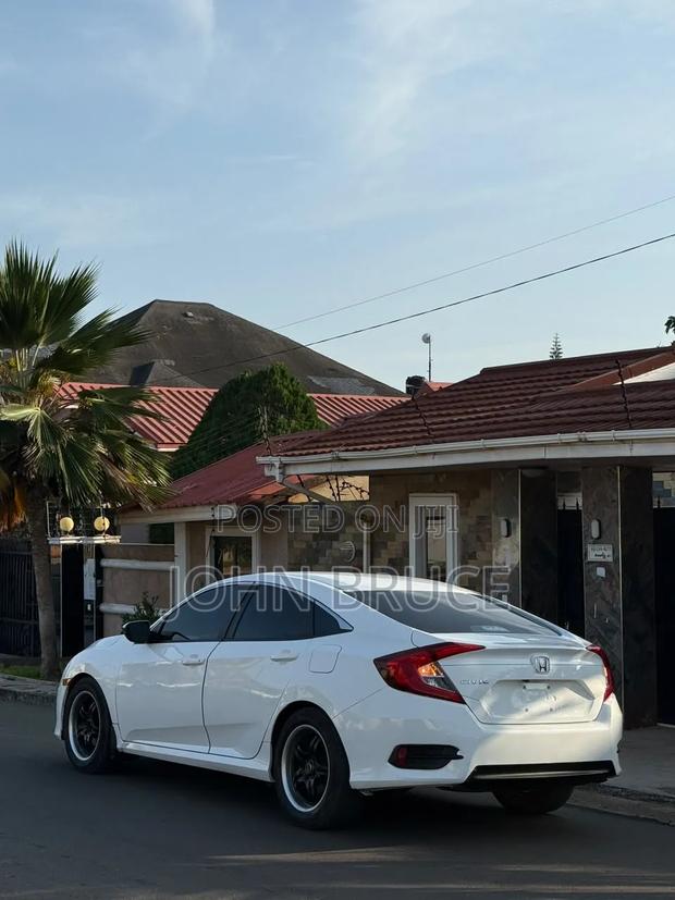 Honda Civic 2018 White