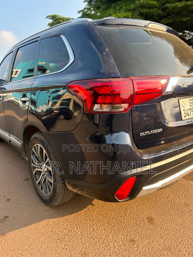 Mitsubishi Outlander 2016 Black