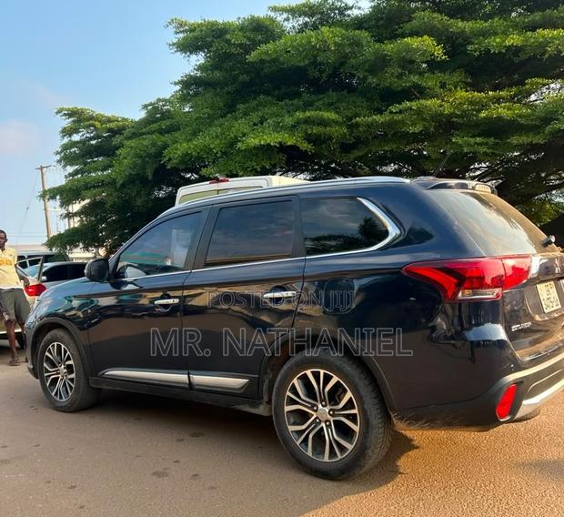 Mitsubishi Outlander 2016 Black