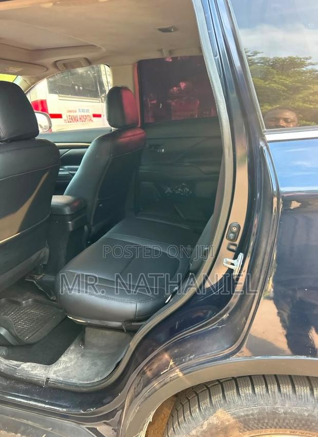 Mitsubishi Outlander 2016 Black