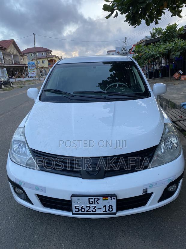 Nissan Versa 1.8 S Hatch 2008 White