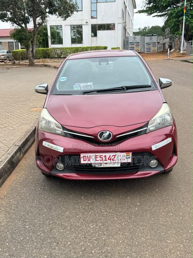 Toyota Vitz 1.5 FWD 3dr 2015 Maroon