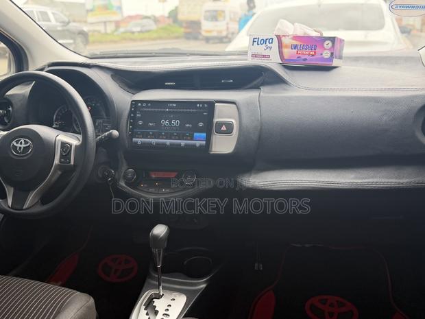 Toyota Vitz 1.5 FWD 3dr 2015 Maroon