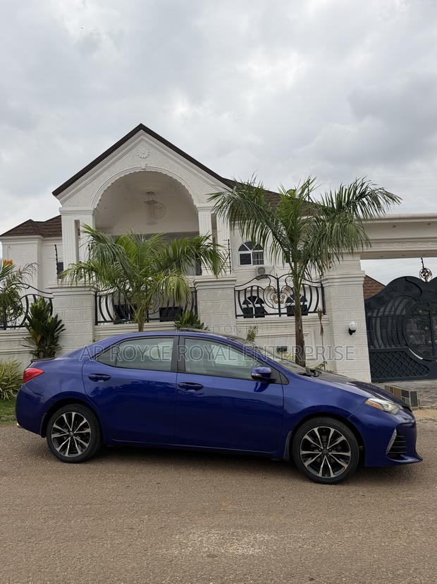 Toyota Corolla SE Special Edition 4dr Sedan (1.8L 4cyl CVT) 2017 Blue