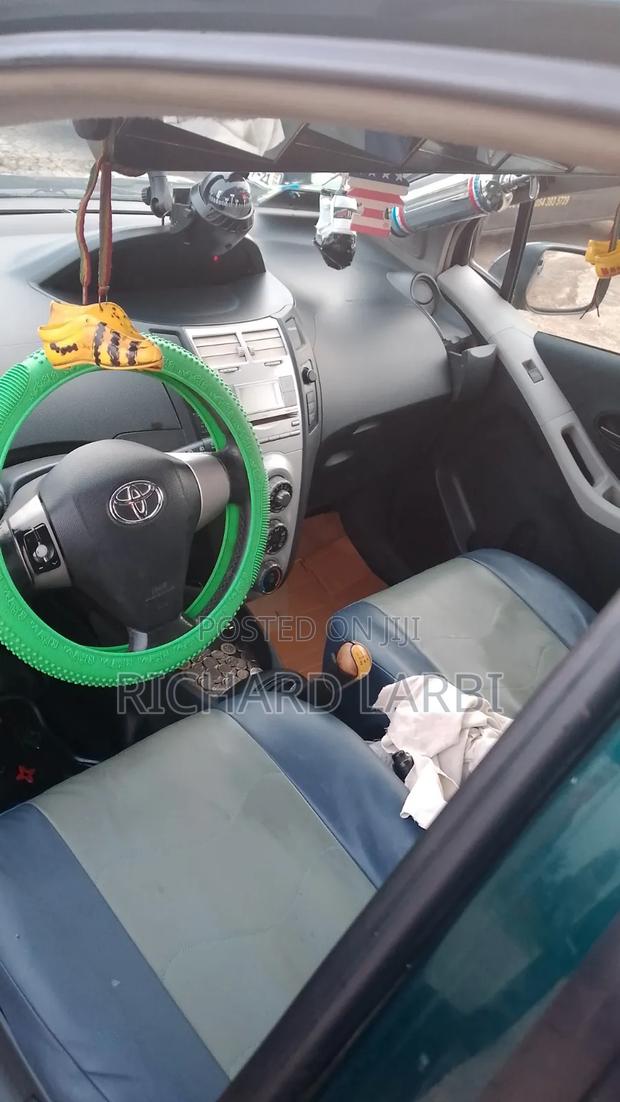Toyota Yaris 2010 Green