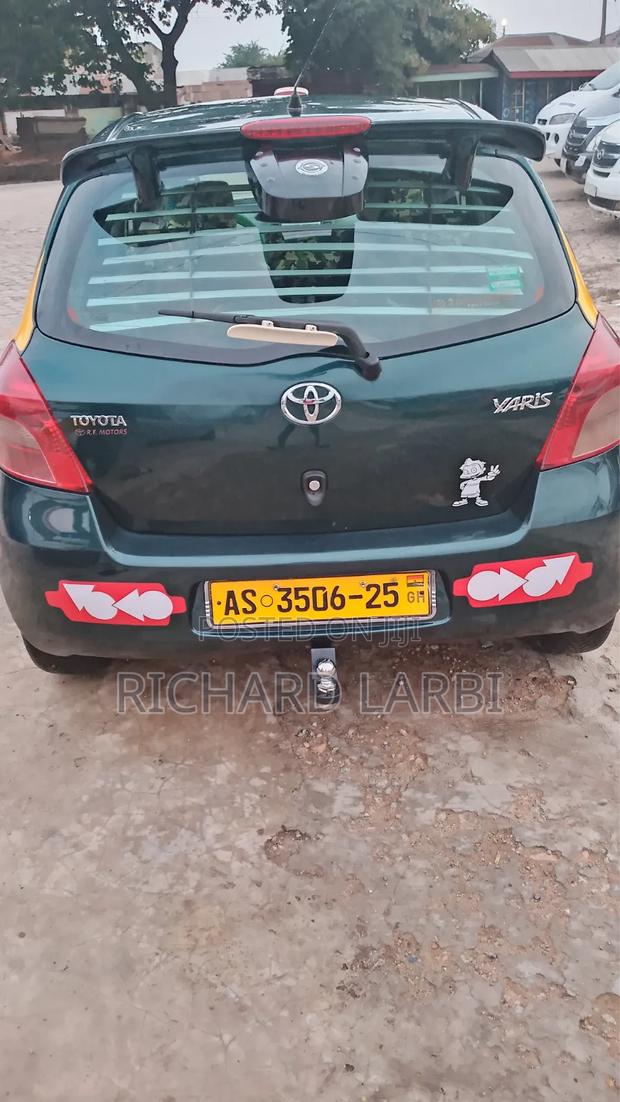Toyota Yaris 2010 Green