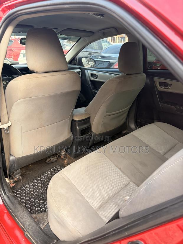 Toyota Corolla LE 4dr Sedan (1.8L 4cyl CVT) 2016 Red
