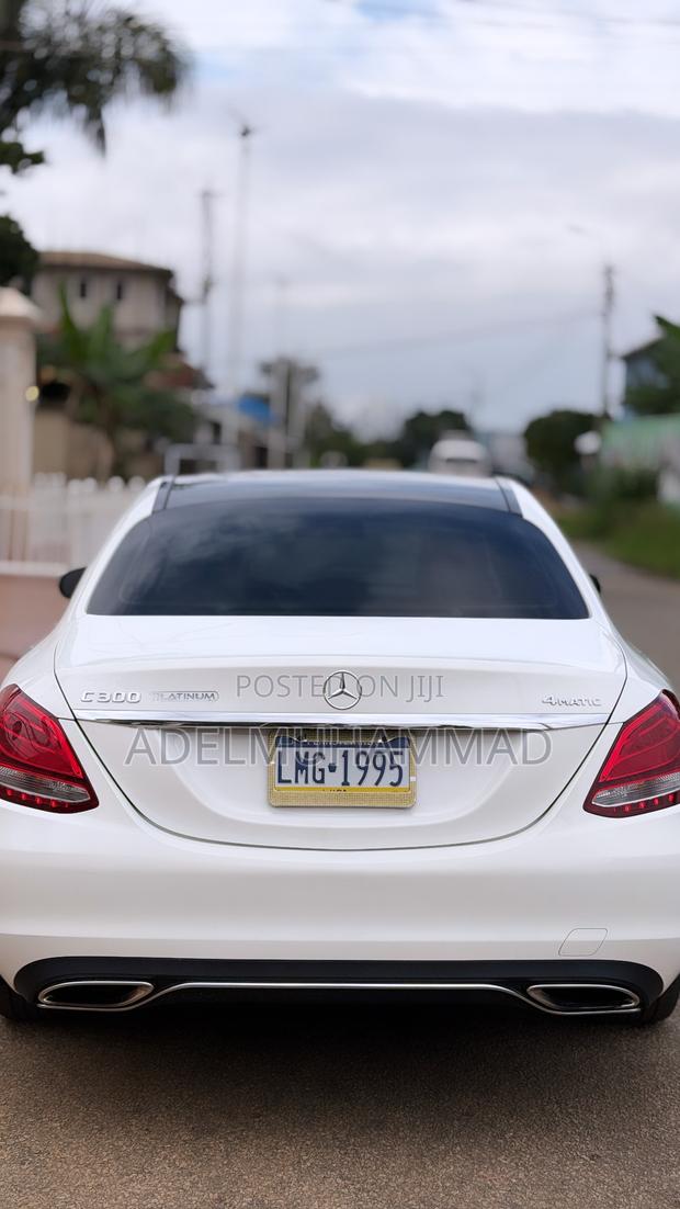 Mercedes-Benz C300 Luxury 4matic Sedan AWD (2.0L 4cyl 7A) 2017 Beige