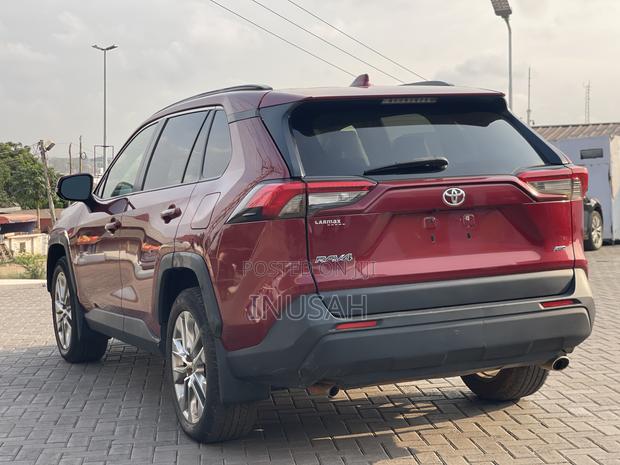 Toyota RAV4 XLE AWD 2019 Red