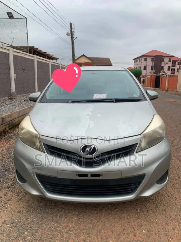 Toyota Vitz 2012 Gray