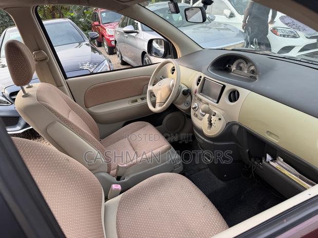 Toyota Sienta 1.5 FWD 2012 Burgundy