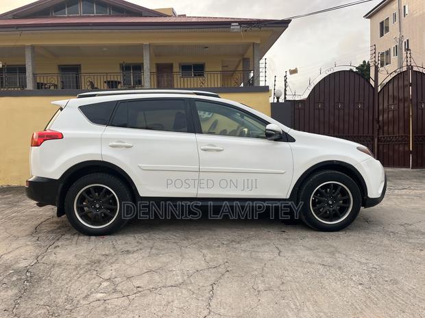 Toyota RAV4 2015 White
