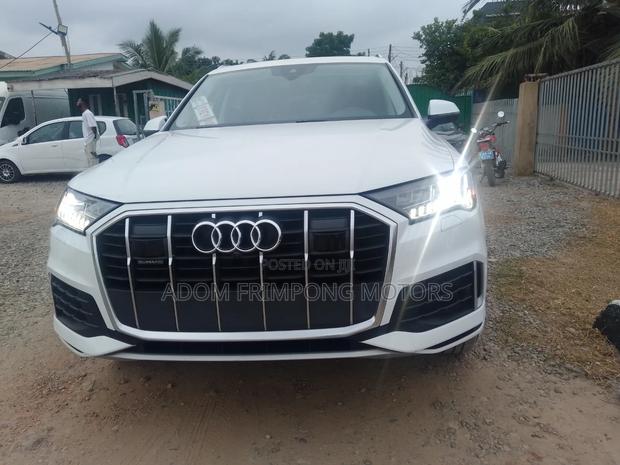Audi Q7 2024 White