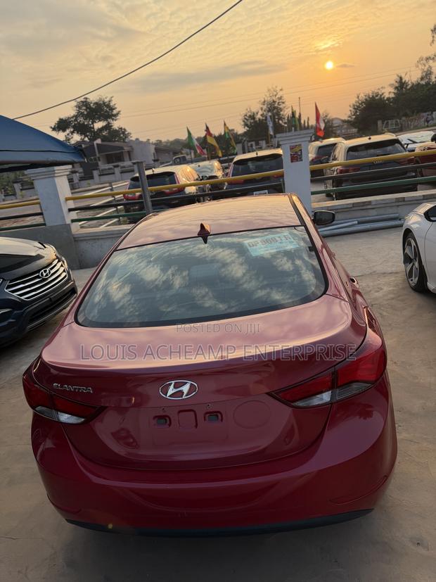 Hyundai Elantra 2016 Red