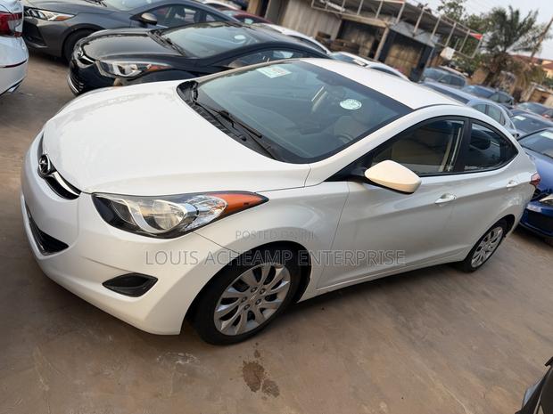 Hyundai Elantra 2012 White